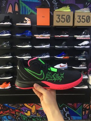 實體店面Nike KYRIE FLYTRAP II EP 籃球鞋 正品 AO4438005 男款特價2080尺寸28、28.5