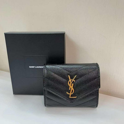 YSL MONOGRAM粒面壓紋皮革多摺錢包 692061BOW011000