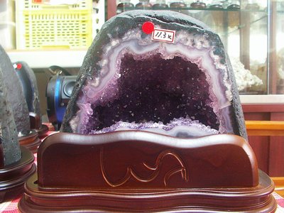 **結緣水晶**磁場優,巴西桌上型紫水晶洞11.3公斤,直接下殺特賣,喜歡的朋友參考看看!