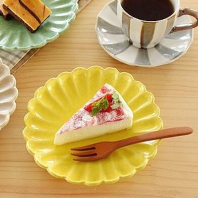日本製菊型餐盤 美濃燒 陶瓷 黃色 小菜盤 炸蝦 天婦羅 炸豆腐 炸雞塊 小菜盤 餐盤 碗盤