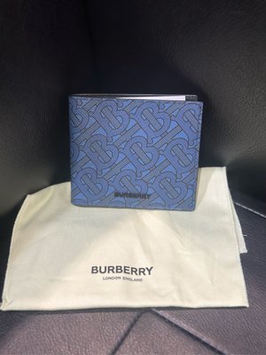 【EZ兔購】~正品 BURBERRY TB LOGO 短夾 卡包 現貨 原價13500