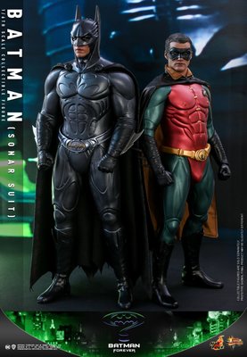 全新 Hot Toys MMS593 MMS594 1/6 聲納戰衣 蝙蝠俠 Batman &amp; 羅賓 Robin 共兩盒