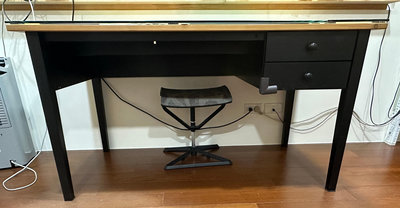 IKEA ARKELSTORP 書桌/工作桌(含玻璃)