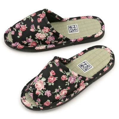 ~~凡爾賽生活精品~~全新日本進口黑底玫瑰花榻榻米造型室內拖鞋~日本製