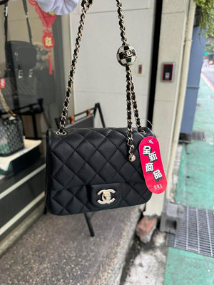 典精品 Chanel 全新 AS1786 黑色 淡金 mini coco 足球 包 限定版 方胖子 17 cm 斜背包 現貨