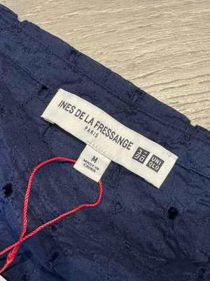 【UNIQLO聯名INES DE LA FRESSANGE】全新吊牌未拆，海軍藍蕾絲襯衫，7分袖，M號，原價1490元，僅此乙組