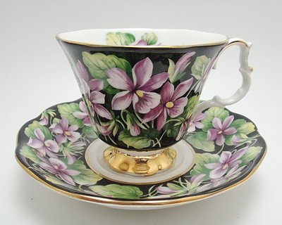 小 西 洋 ☪ ¸¸.•*´¯` 英國製Royal Albert皇家亞伯特Purple Violet紫羅蘭系列咖啡杯&amp;盤