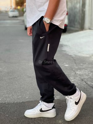 【Dr.Shoes 】Nike DRY 刺繡小LOGO 男褲 棉褲 抽繩 縮口 運動長褲 CK6366-010 063
