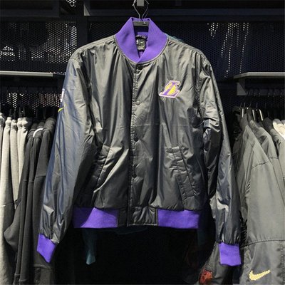 【專櫃公司貨】Nike耐吉男女洛杉磯湖人隊籃球訓練棒球棉服立領夾克衫外套DB4787