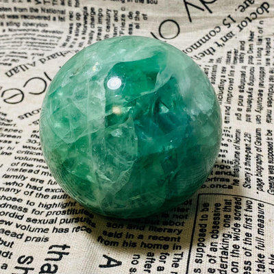 W19天然螢石水晶球綠螢石球晶體通透螢石原石打磨綠色水晶球飾 水晶 擺件 文玩【天下奇物】1668