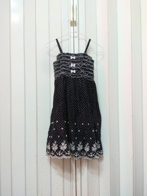 買5送1 零碼童裝 yoyo nana 純棉 黑色點點 米色繡花洋裝 約身高120-130公分適穿