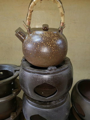 【二手】坭興陶煮茶壺，可直接上電陶爐燒的,也有一些公道杯,裝柴火自然 古董 舊貨 收藏 【古物流香】-1680
