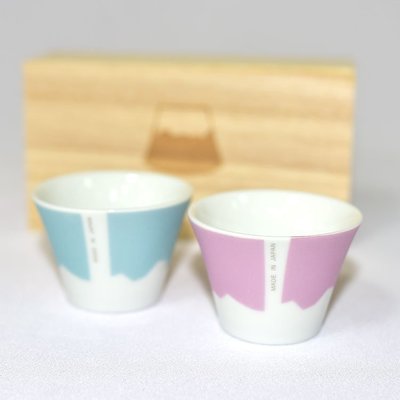 日本富士山 粉紅粉藍對杯 日本製 附木盒