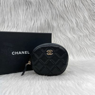 Chanel A68995 黑荔枝皮 金釦 拉鍊 圓形 零錢包