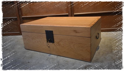^_^ 多 桑 台 灣 老 物 私 藏 ----- 波紋如水的台灣老檜木箱