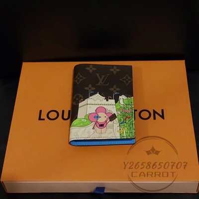 Shop Louis Vuitton Passport cover (M64501, M64502) by トモポエム