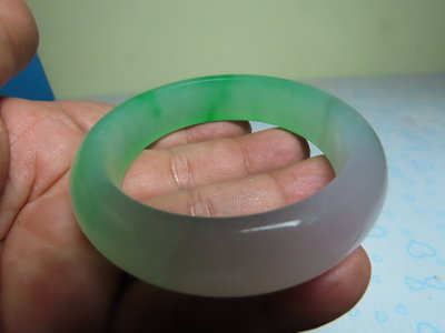 【競標網】天然漂亮玻璃種飄綠翡翠緬甸玉手鐲58mm18圍(Z23)(天天處理價起標、價高得標、限量一件、標到賺到)