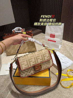 『小牛代購』尺寸28.13芬迪FENDI 刺繡法棍包精致美麗 高級優雅很好駕馭，不挑衣服，不挑季節一年四季都NO87798