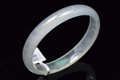 ✿星光珠寶✿ 泛光玻璃種 緬甸產A貨天然翡翠玉鐲《附中國寶石鑑定書》