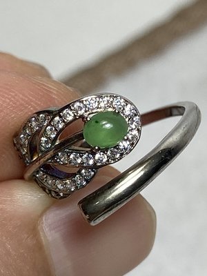 緬甸玉A貨翡翠 活圍925銀戒指  樹葉造型戒指 鑲嵌冰果陽綠蛋面