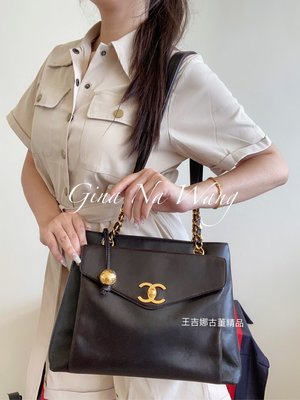 （售出）Chanel vintage 黑金羊皮大logo斜背包/肩背包