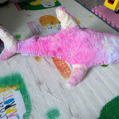 📦 大鯊魚 娃娃 大玩偶 大抱枕 60cm 渲染顏色 毛絨玩具 交換禮物