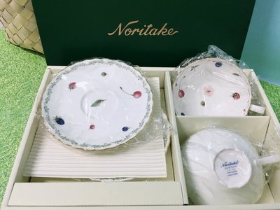 * QP小舖 * 日本製《Noritake 莓果 櫻花》2杯+2盤 骨瓷花茶杯盤組