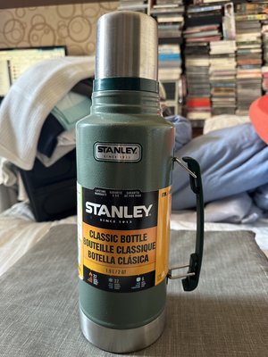 Costco 好市多 Stanley 不鏽鋼真空保水瓶1.9公升 特價:1600元 經典綠色款 現貨一個 如圖中所示
