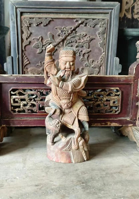 清代武財神趙公明大QY帥木雕造像一尊，高25厘米，神態威武，包7458