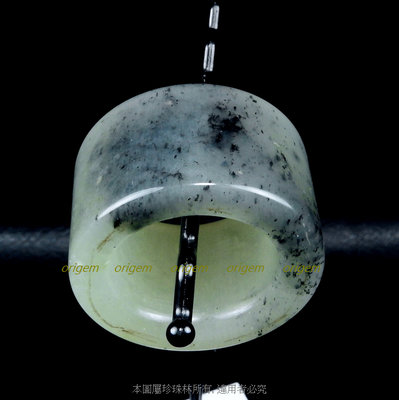 珍珠林~寬版板戒(指)~A貨飄墨翠玉(內徑22.5mm.國際戒圍23號)#295