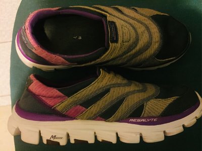 二手 Skechers休閒運動跑步鞋 尺寸 8號 24.5cm 售$200