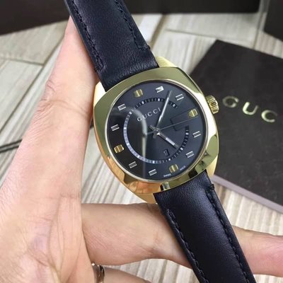 全新正品 Gucci YA1424 系列石英錶 中性款 37MM 獨特內G面 黑色皮革 金框 黑盤