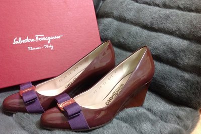 大降價~Salvatore Ferragamo 購於新光三越 近新 楔型跟 漆皮 紫紅色 高跟鞋 size 6C 附原廠鞋盒