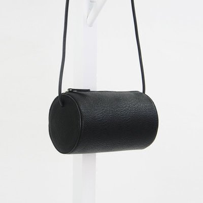 韓國東大門新款女包黑色極簡風圓筒小鼓包單肩包小圓包 預購
