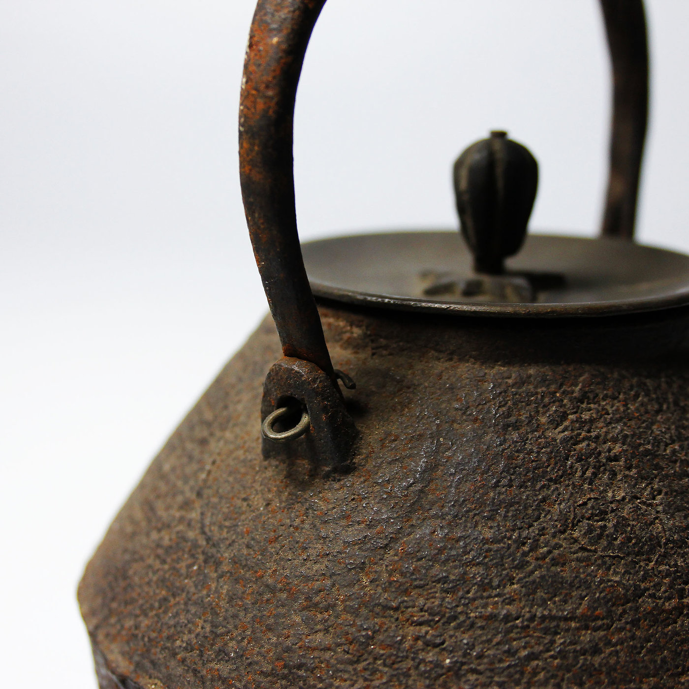 桑園の】稀少老品百年日本鑄物小品急須538g 富士型銅蓋鐵壺茶道具S 