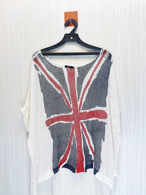 MOMA 專櫃 白色英國國旗天絲針織上衣(小瑕疵福利品)