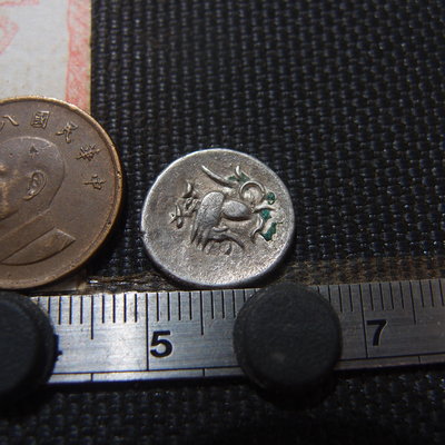 【錢幣鈔】1840-60年 柬埔寨 小鳥銀幣1.8g (老包-附壓克力小收藏盒)