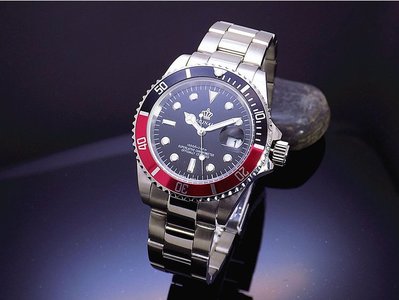 【小川堂】皇冠REGINALD 黑彩 雙色 黑紅 水鬼 手錶 潛水錶 石英錶 加錶冠直徑44.1mm