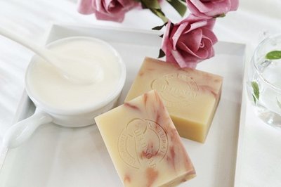 女王天然手工皂「優格玫瑰露-水感Q彈皂」  母乳皂代工  手工香皂 手工肥皂  冷製手工皂