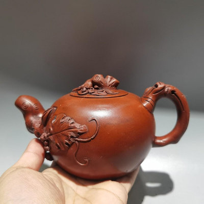 紫砂壺 早期紫砂壺 品名：松鼠葡萄壺低款：汪寅仙ZS 109XC 尺寸：18/10cm..容量：380cc泥料：原礦紅泥