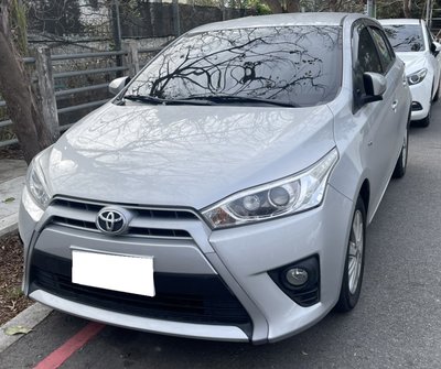 高雄鼓山區 售15萬 2015年Toyota Yaris  1.5L
