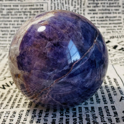 C1302天然紫水晶球擺夢幻紫色水晶居家飾品，原石打磨，隨手 水晶 擺件 原石【天下奇物】2476