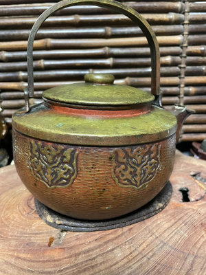zwx 日本回流錘目饕餮紋老銅壺，大年份老包漿，整體完好無漏無補，內