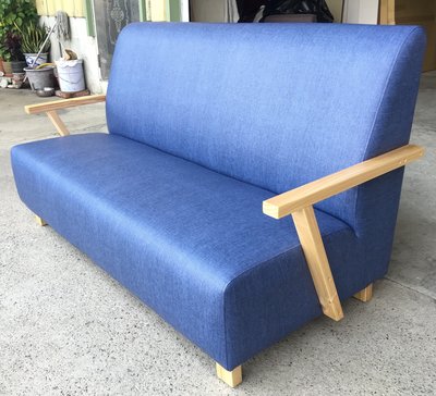 【N D Furniture】台南在地家具-亞麻布紋乳膠皮實木扶手三人沙發/實木造型三人座沙發椅*