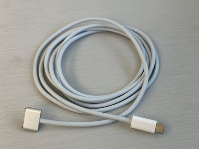 Apple 原廠 USB-C 對 MagSafe 3 連接線 (2 公尺) - 銀色