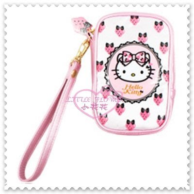 小花花日本精品♥ Hello Kitty 粉色 草莓 防水 點點內層  方型 隨身提包 收納包 相機包41063200
