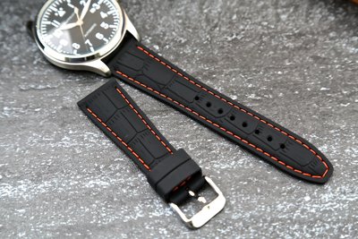 百搭最美型22mm收18mm高質感鱷魚皮紋超優手感矽膠錶帶（黑色＋橘色線）不鏽鋼錶扣
