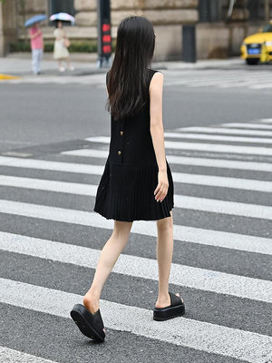 夏季新品日本醋酸黑色顯瘦女士連衣裙小黑裙無袖背心百褶裙子