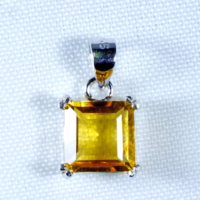 黃水晶墜子SA002- A917–0.8公克。珍藏水晶