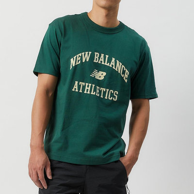 New Balance 男 綠色 學院風 休閒 穿搭 寬鬆 上衣 短袖 AMT33551NWG